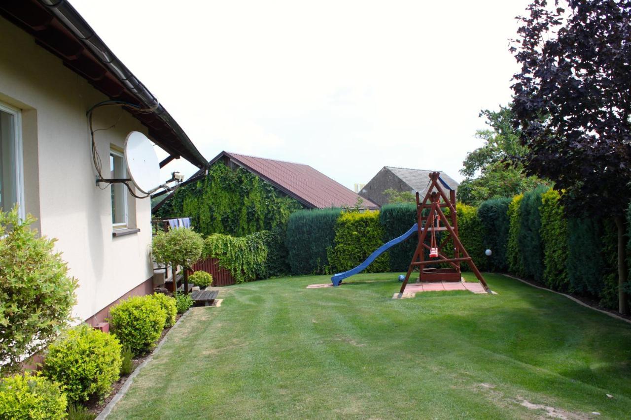 Dworek Szonowice Exteriör bild